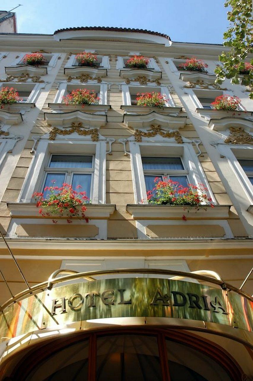 Adria Hotel Prága Kültér fotó